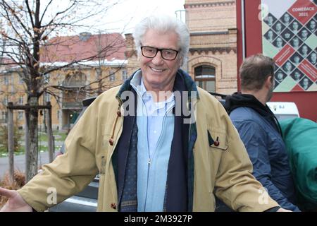 Adolf Michael Hartl bei der Ankunft zu `Weihnachten mit Marianne & Michael` im Steintor Variete. Halle (Saale), 05.12.2022 Stock Photo